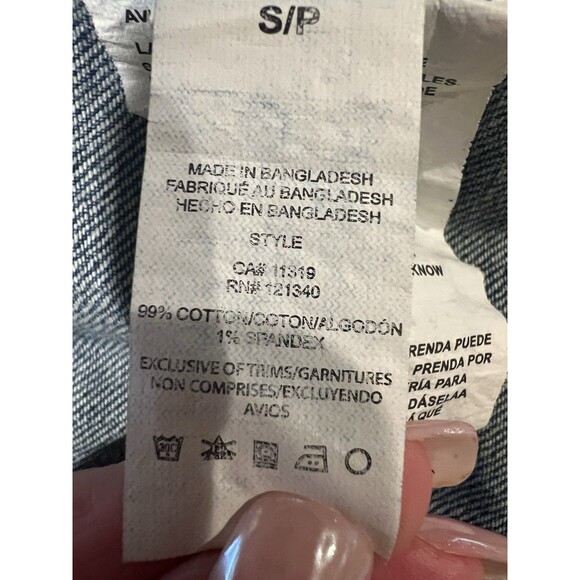 Garage Classic Fit Denim Faded Wash Crop Jean Jacket Size Small - Picture 7 of 8